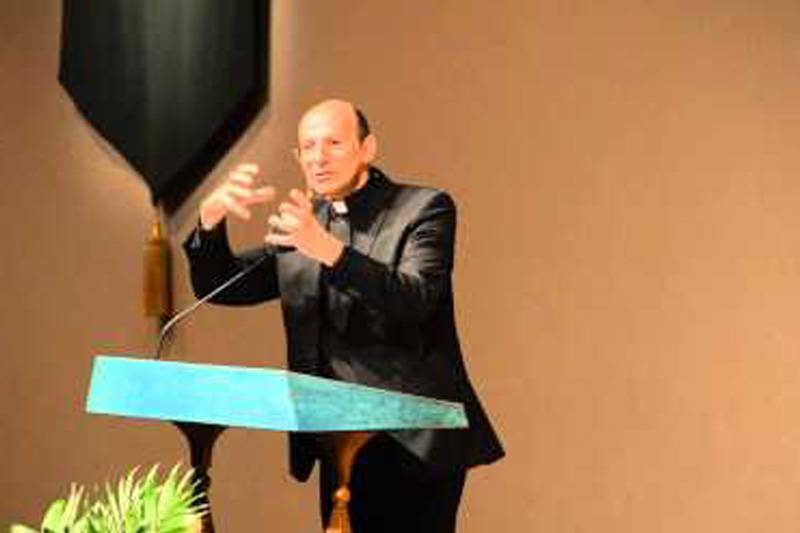 Adressing the 'Living Word Fellowship' Church members as a Palestinian Christian - Houston, Texas